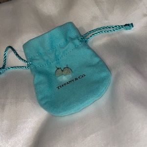 Return to Tiffany. Mini Heart Tag Stud Earrings